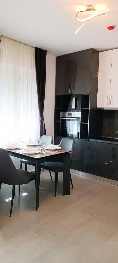 Eden Apartments Tivat Eksteriør bilde