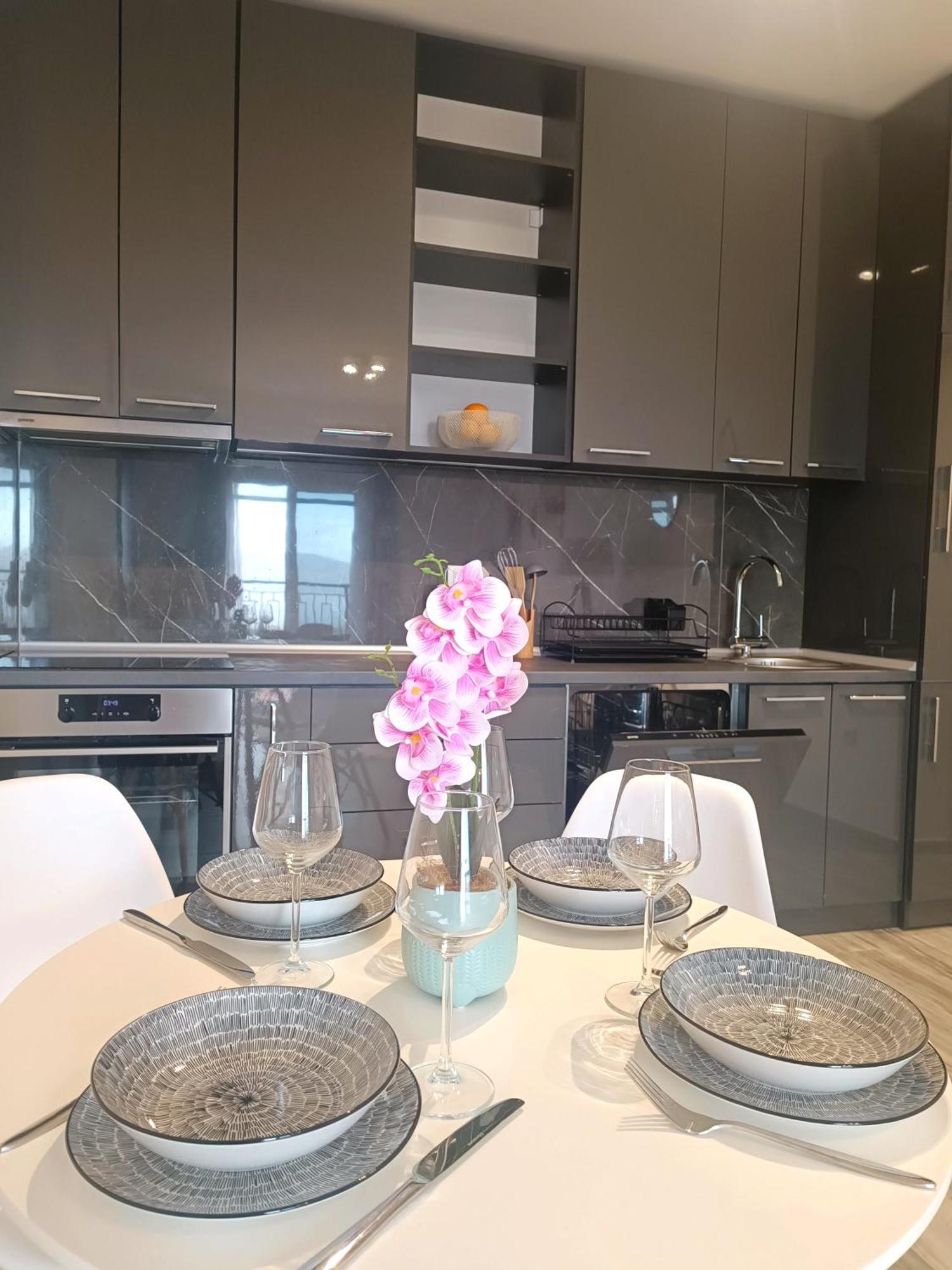 Eden Apartments Tivat Eksteriør bilde